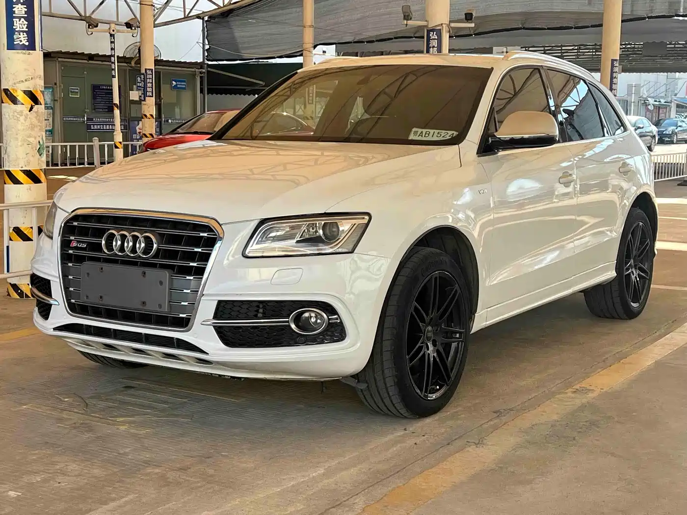 Audi SQ5, 2016 год