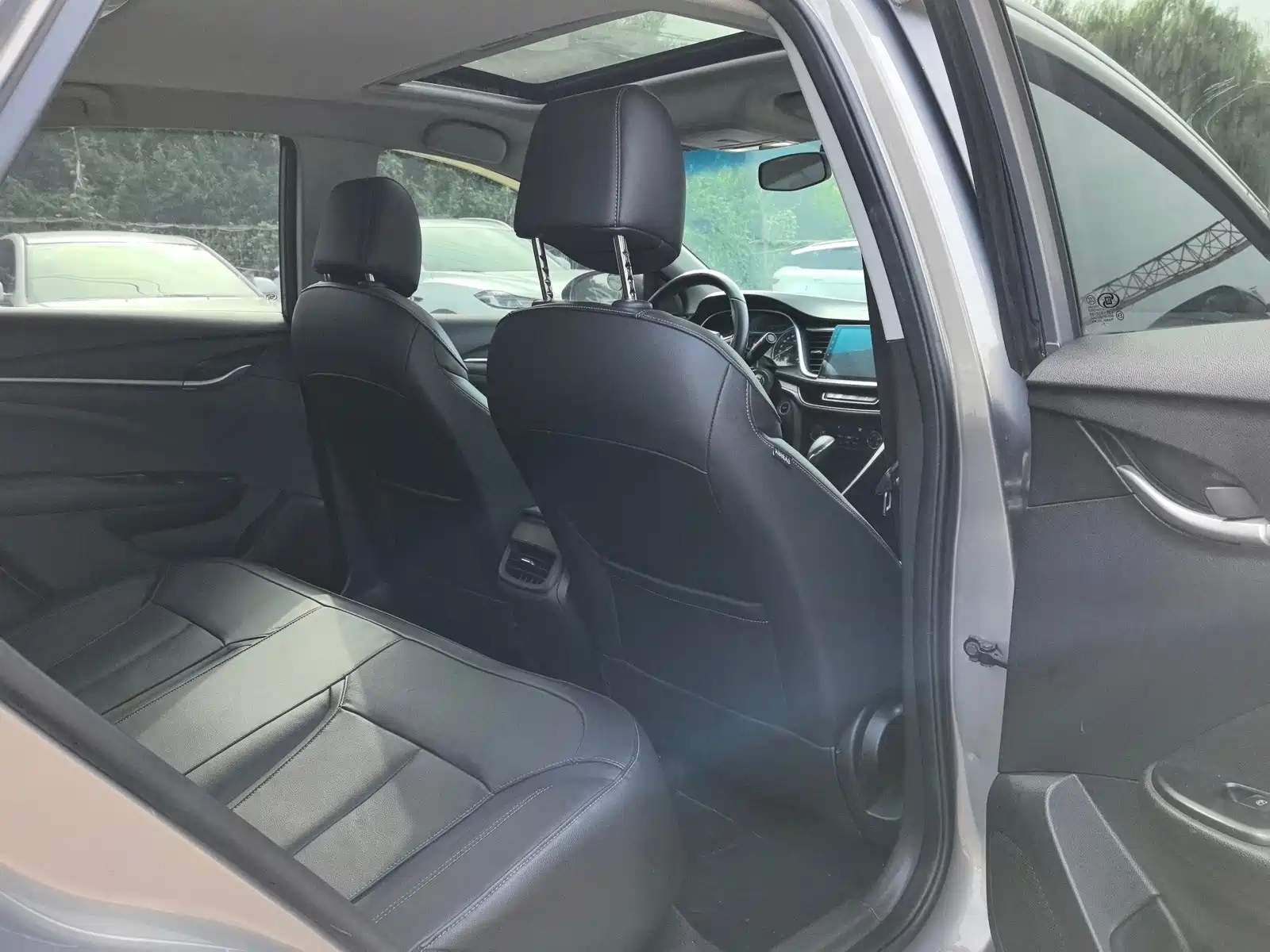Фото 14 - Buick Excelle