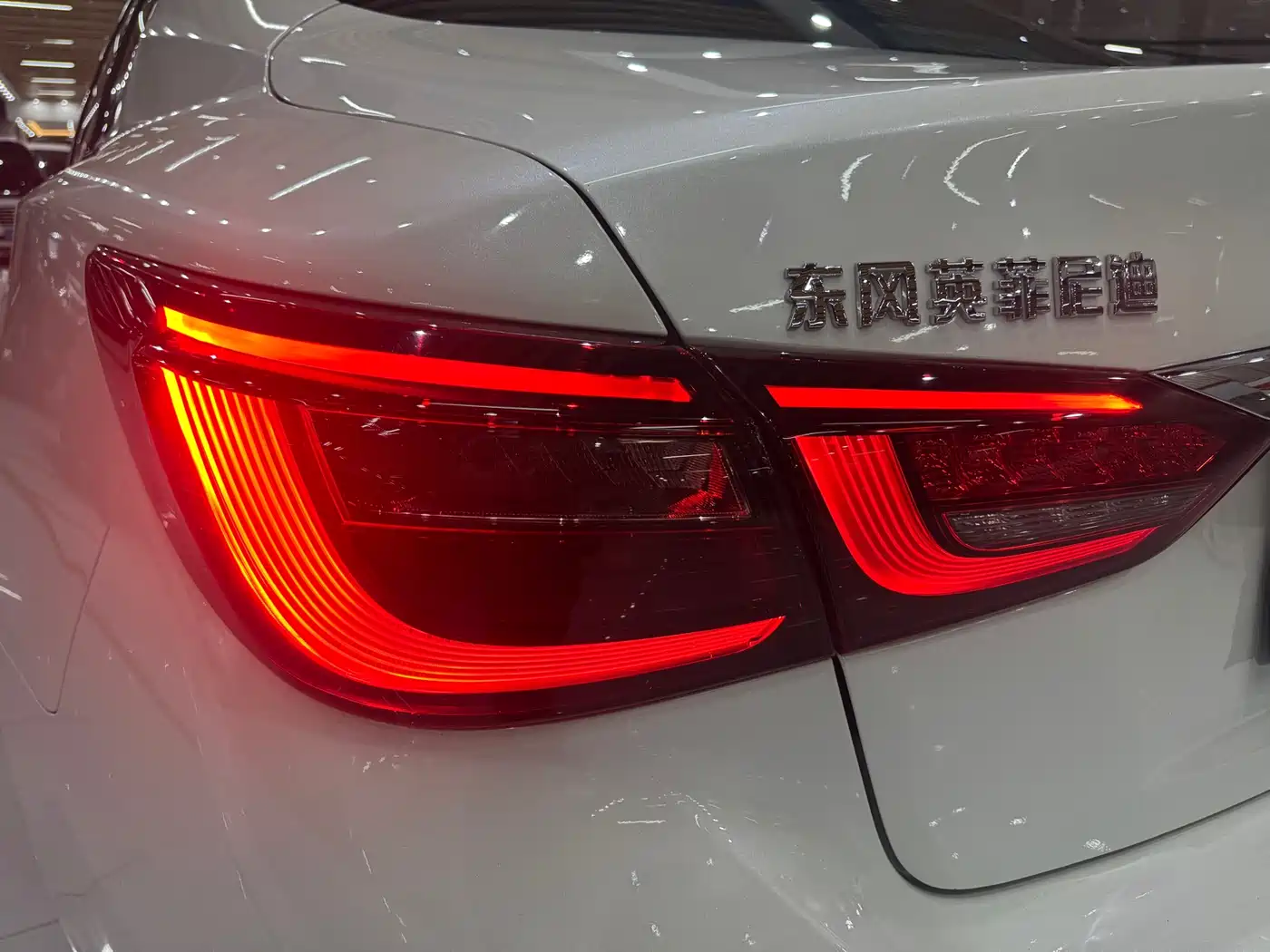 Infiniti Q50L 2019 2018 2.0T Premium Edition (China VI)