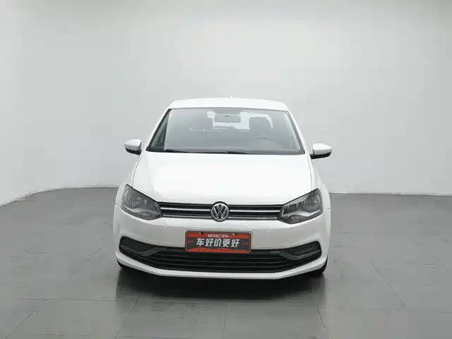 Volkswagen Polo 2016 1.4L Manual Trend — фото 3