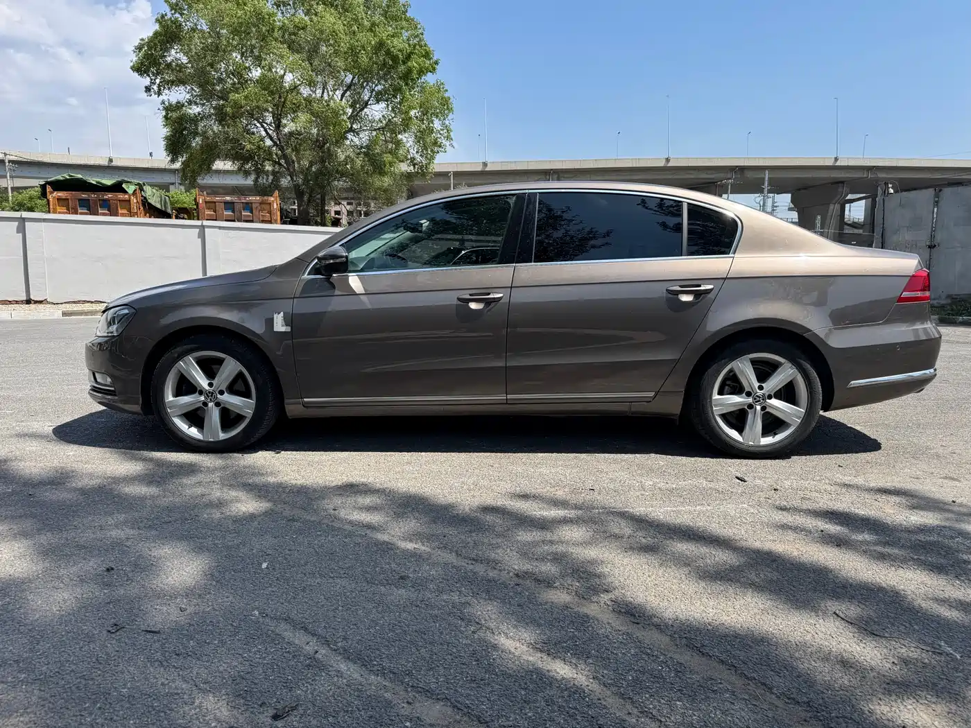 Volkswagen Magotan 2015 Facelift 1.8TSI Premium фото 4