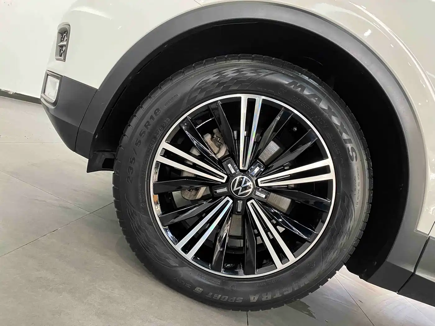 Volkswagen Tiguan L 2021 330TSI Automatic 2WD Smart фото 7