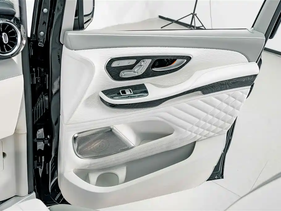 Mercedes-Benz V-Class 2022 V 260 L Long Wheelbase Prestige Edition фото 16