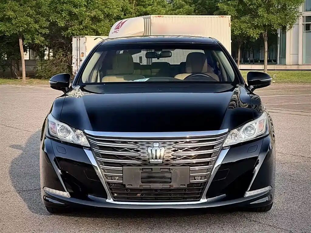 Toyota Crown 2015 2.0T Fashion фото 23