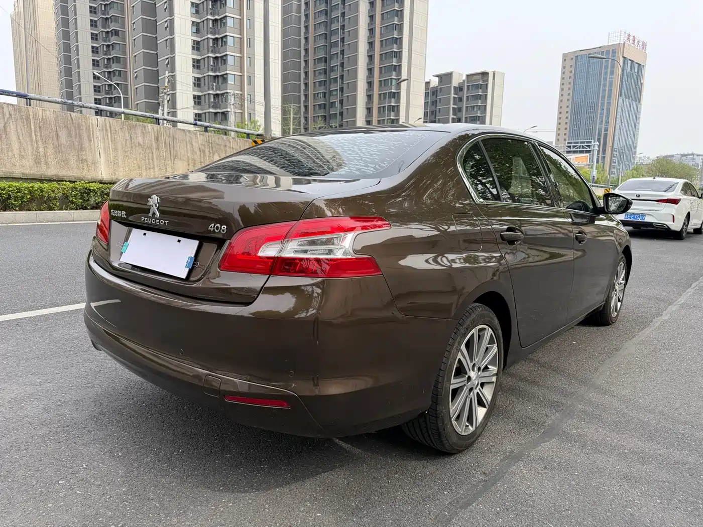 Peugeot 408 2015 Model 1.2T Automatic Luxury Edition фото 4
