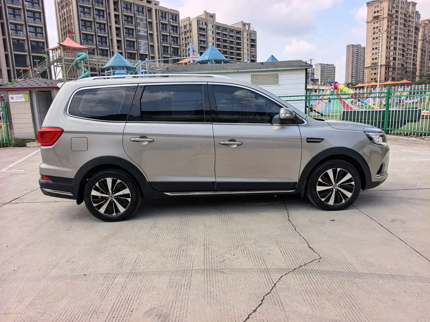 Dongfeng Fengxing Jingyi X6 2018 2017 Dynamic Series 1.5T CVT Premium