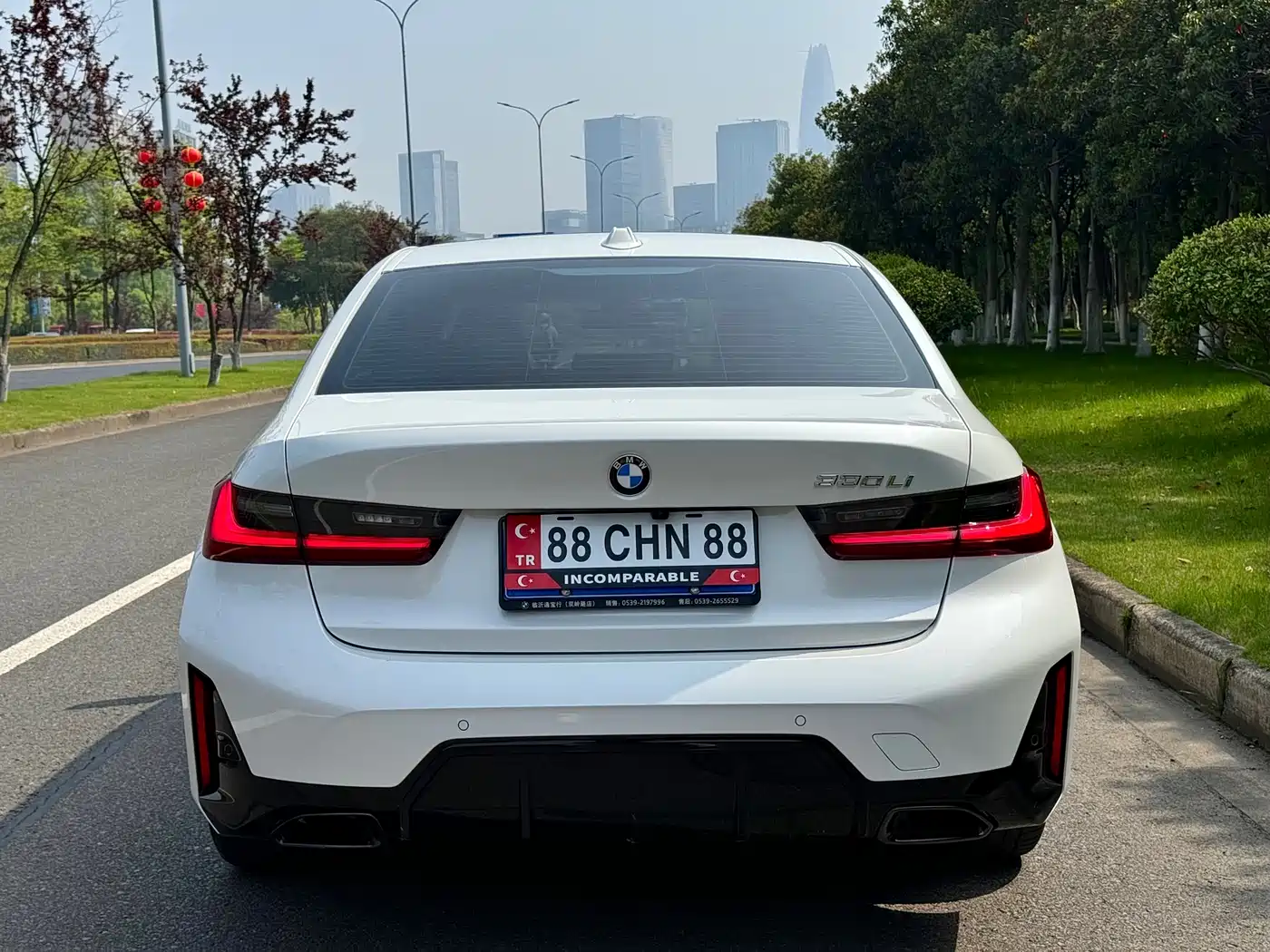 BMW 3 Series 2025 330Li M Sport Night Edition фото 11