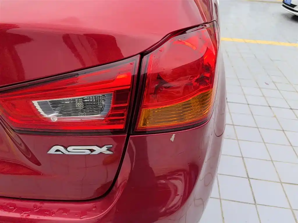 Mitsubishi ASX 2016 1.6L Manual 2WD Pioneer Edition фото 8