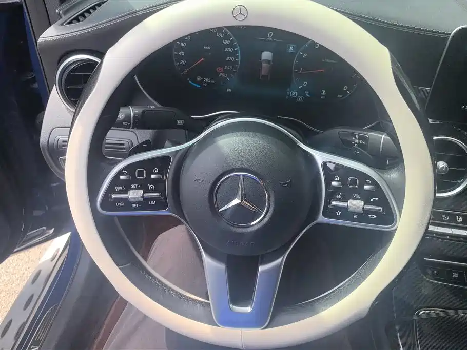 Mercedes-Benz GLC Coupe 2022 GLC 260 4MATIC Coupe SUV фото 15