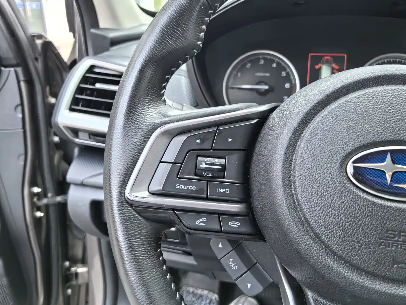 Subaru Forester 2019 2.0i Luxury Edition EyeSight фото 17