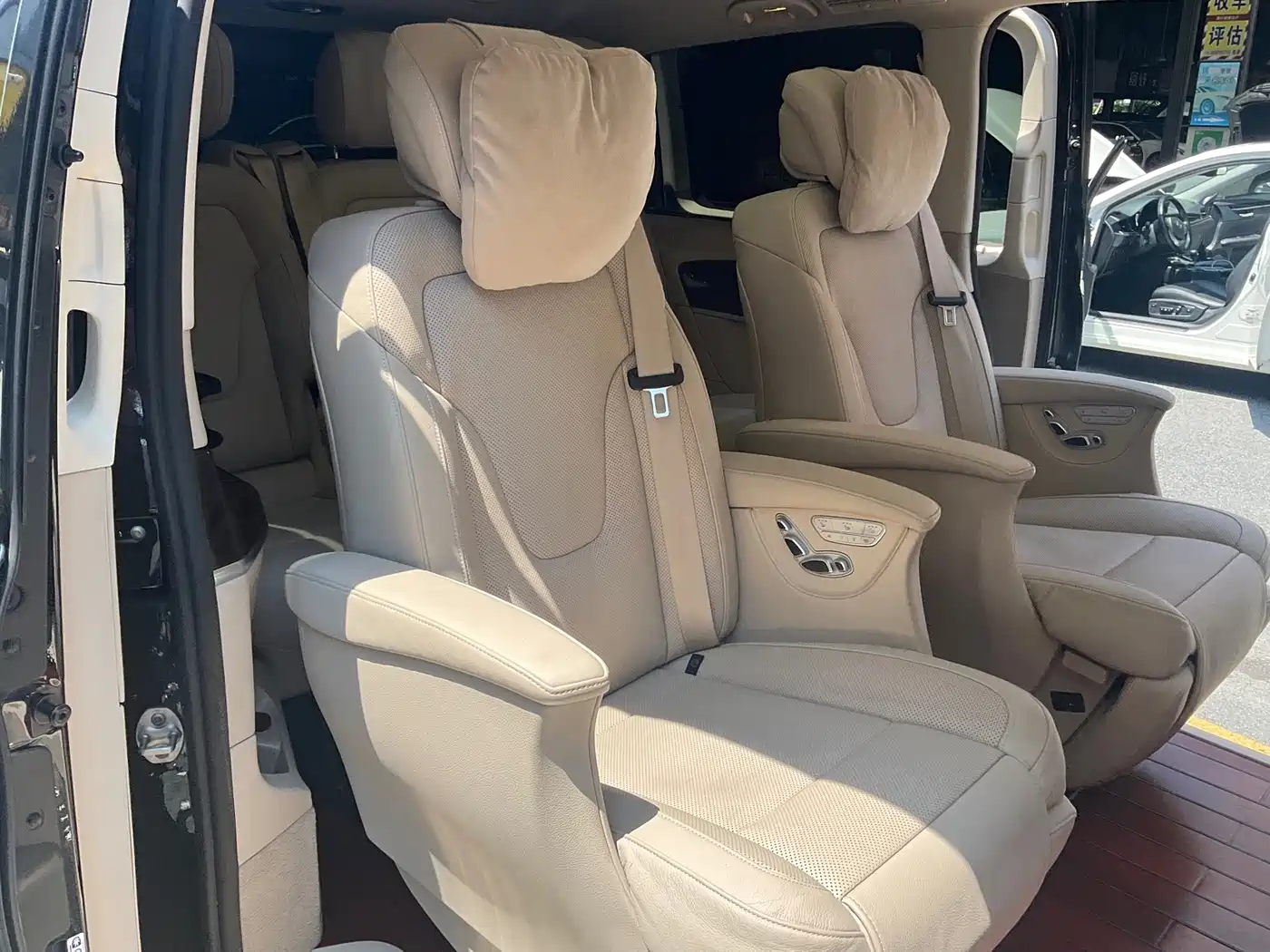 Фото 14 - Mercedes-Benz V-Class