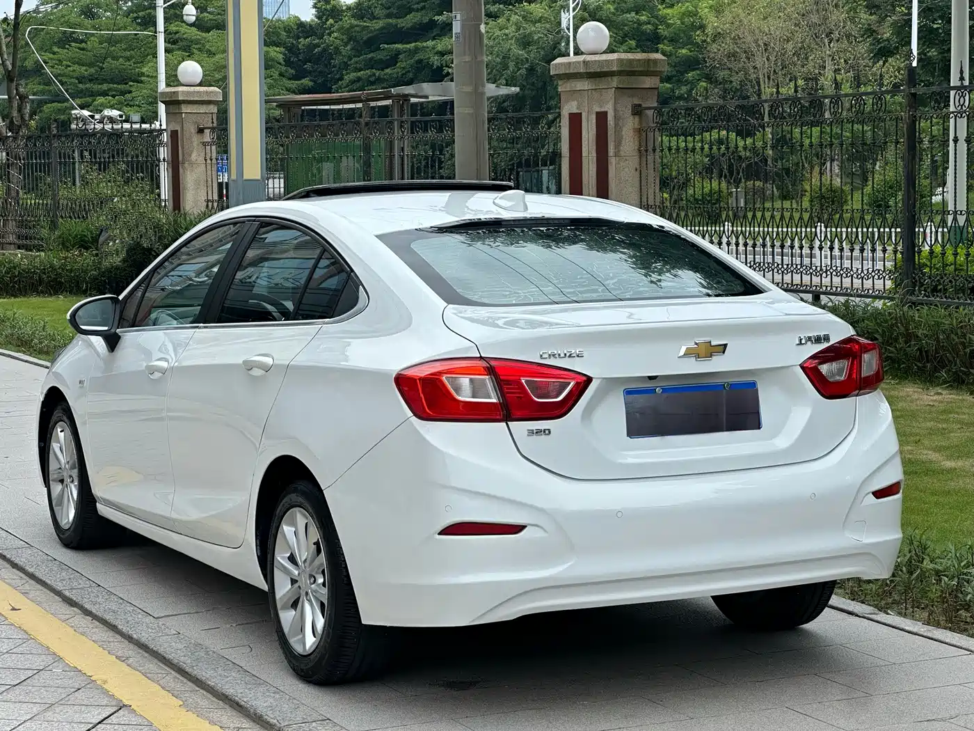 Chevrolet Cruze 2018 2018 320 Automatic Pioneer Sunroof Edition
