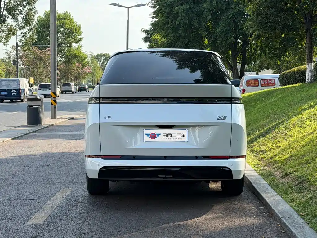 XPeng X9 2025 2025 Extended Range Edition