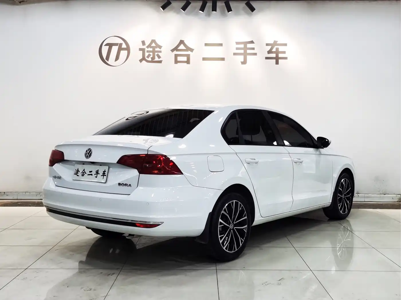 VOLKSWAGEN BORA
