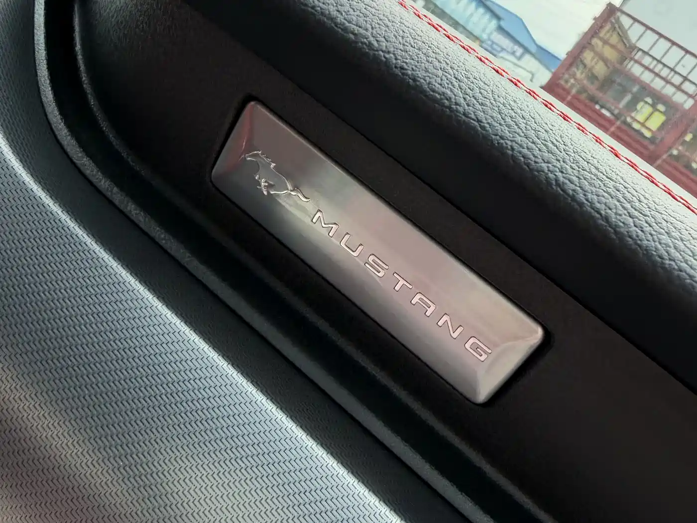 Ford Mustang 2021 2.3T EcoBoost Obsidian Phantom Special Edition фото 21