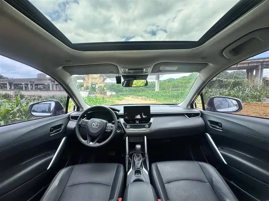 Toyota Corolla Cross 2023 2.0L Elite Edition фото 10
