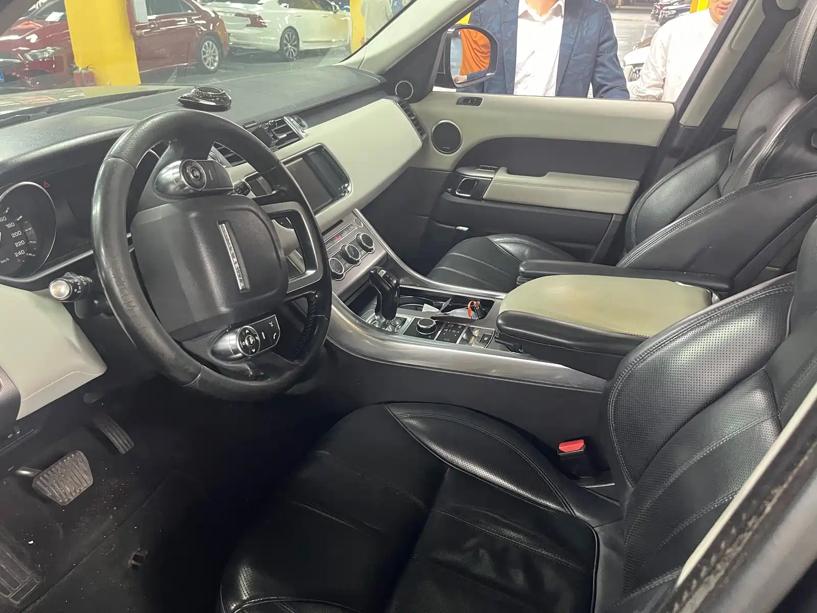 Photo 4 - Land Rover Range Rover Sport