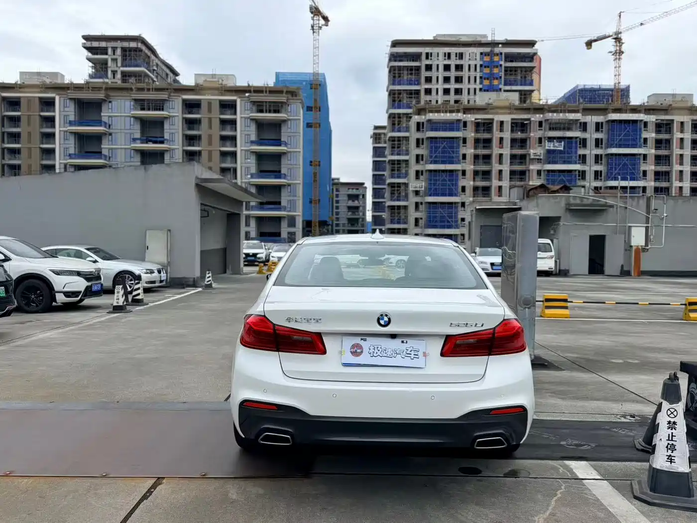 BMW 5 Series 2020 525Li M Sport Package фото 4