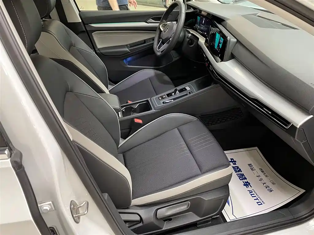 Volkswagen Golf 2023 Facelift 280TSI DSG Pro фото 18