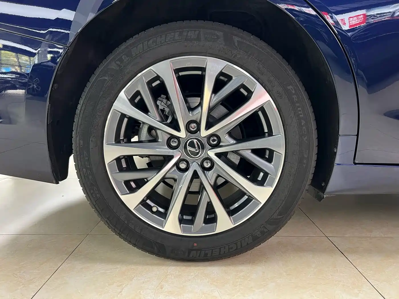 Lexus ES 2022 300h Excellence Edition фото 26
