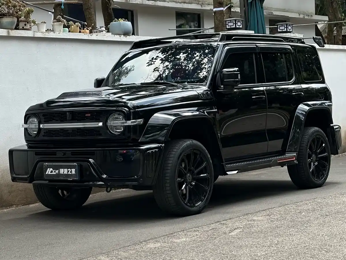 TANK CO CREATION TANK 300