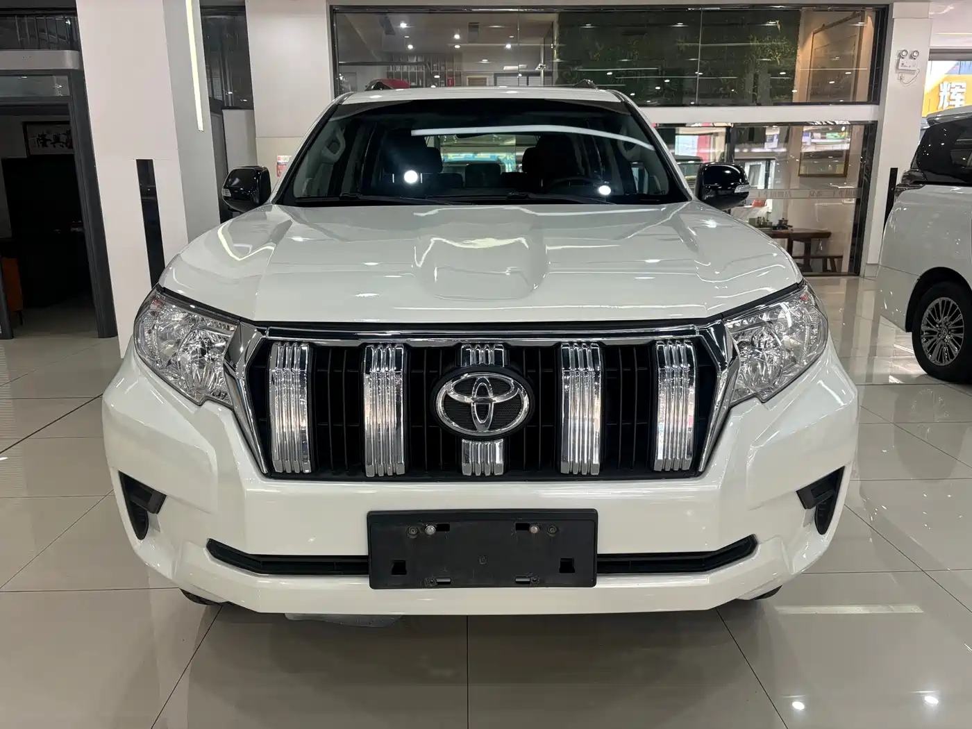 Toyota Prado 2018 3.5L Auto SX фото 2