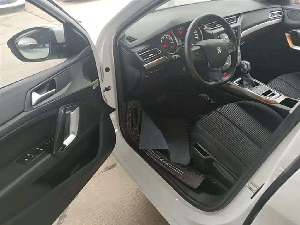 Peugeot 408 2016 1.6T Automatic Luxury Edition фото 16