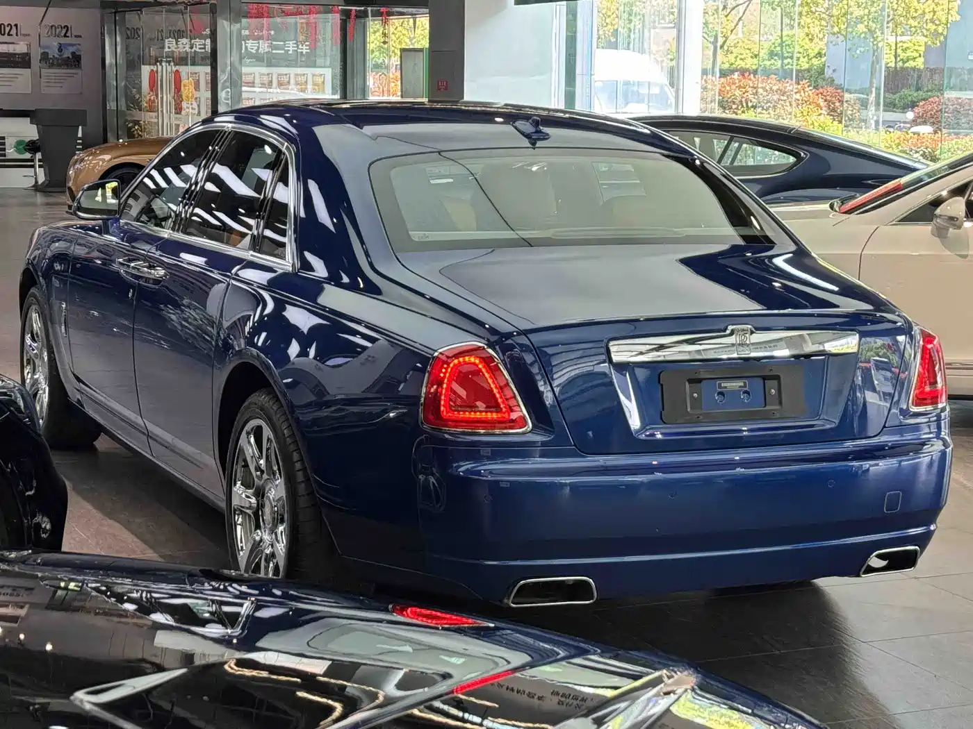 Rolls-Royce Ghost 2013 2014 6.6T Standard Edition