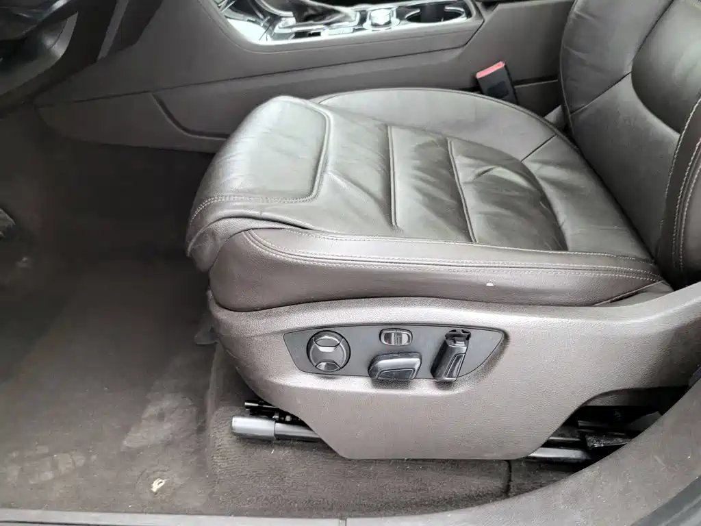 Фото 20 - Volkswagen Touareg