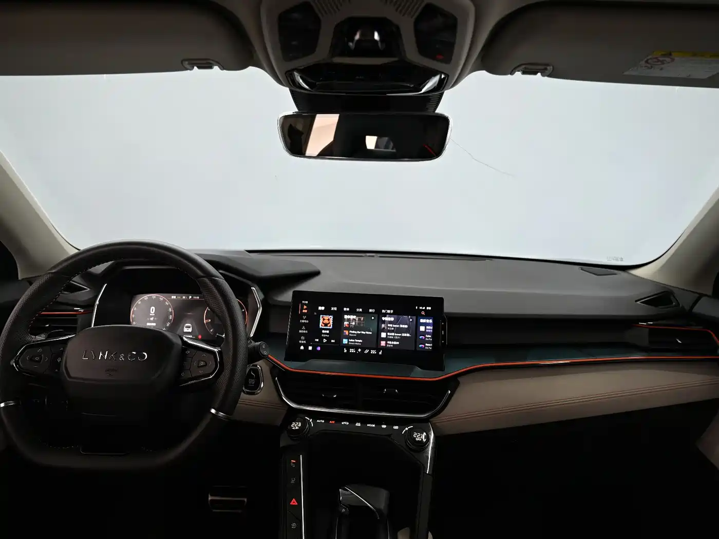 Lynk & Co 06 2020 1.5T Halo фото 15