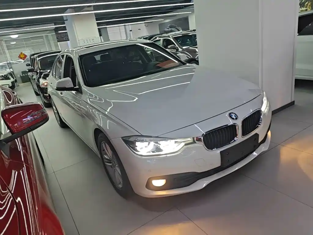 Фото 4 - BMW 3 Series