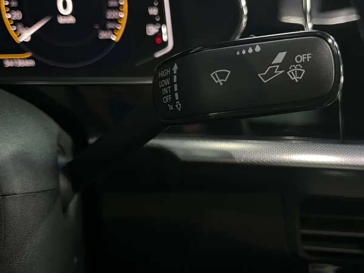 Volkswagen Passat 2022 330TSI Elite Edition фото 19