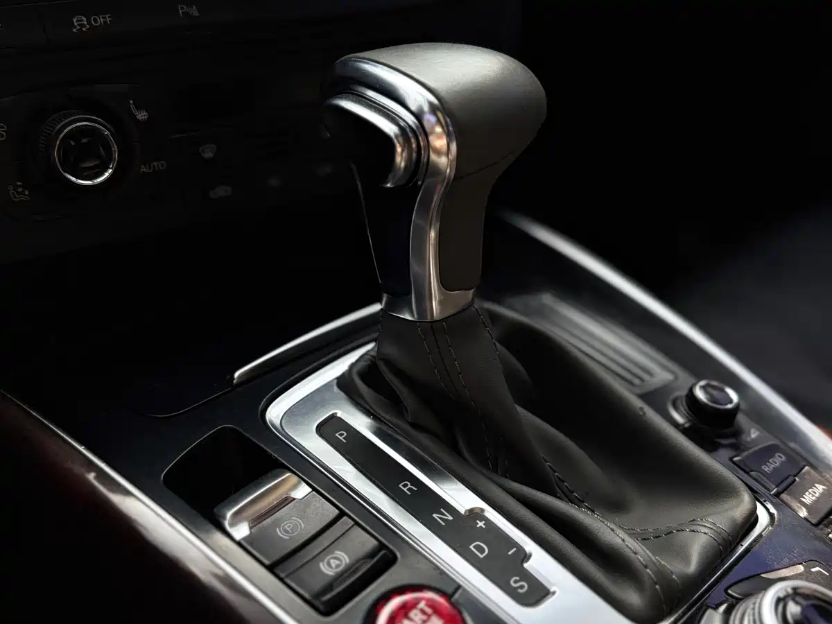 Audi Q5 2011 2.0TFSI Progressive фото 12