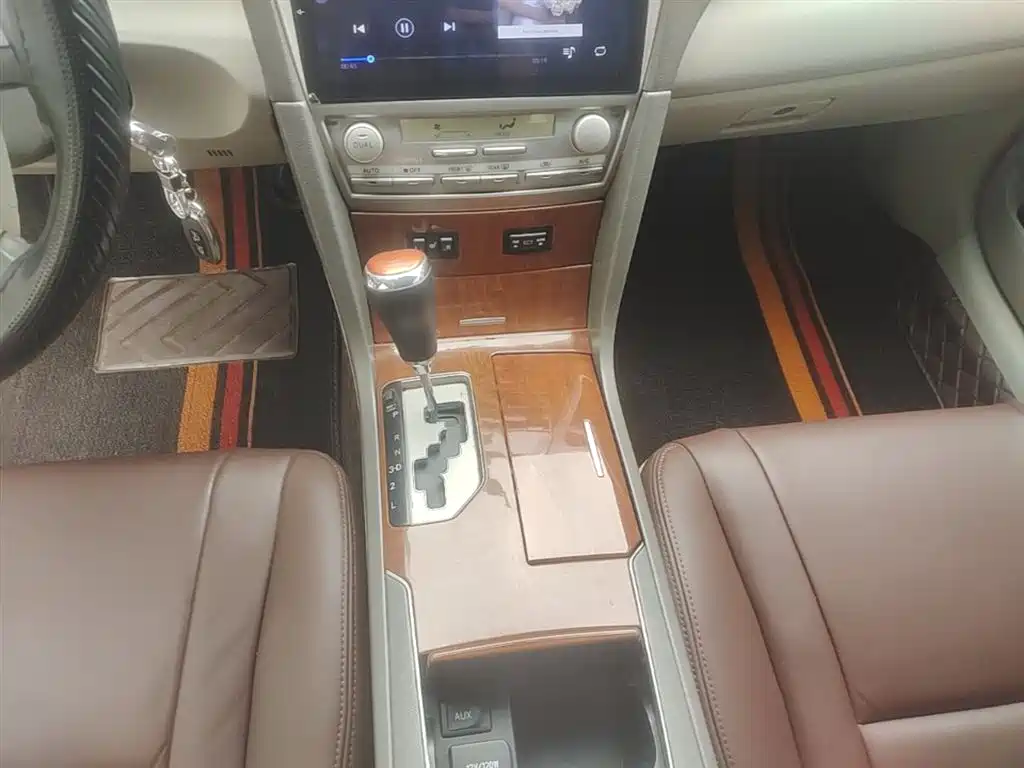 Toyota Camry 2013 200G Classic Luxury Edition фото 14