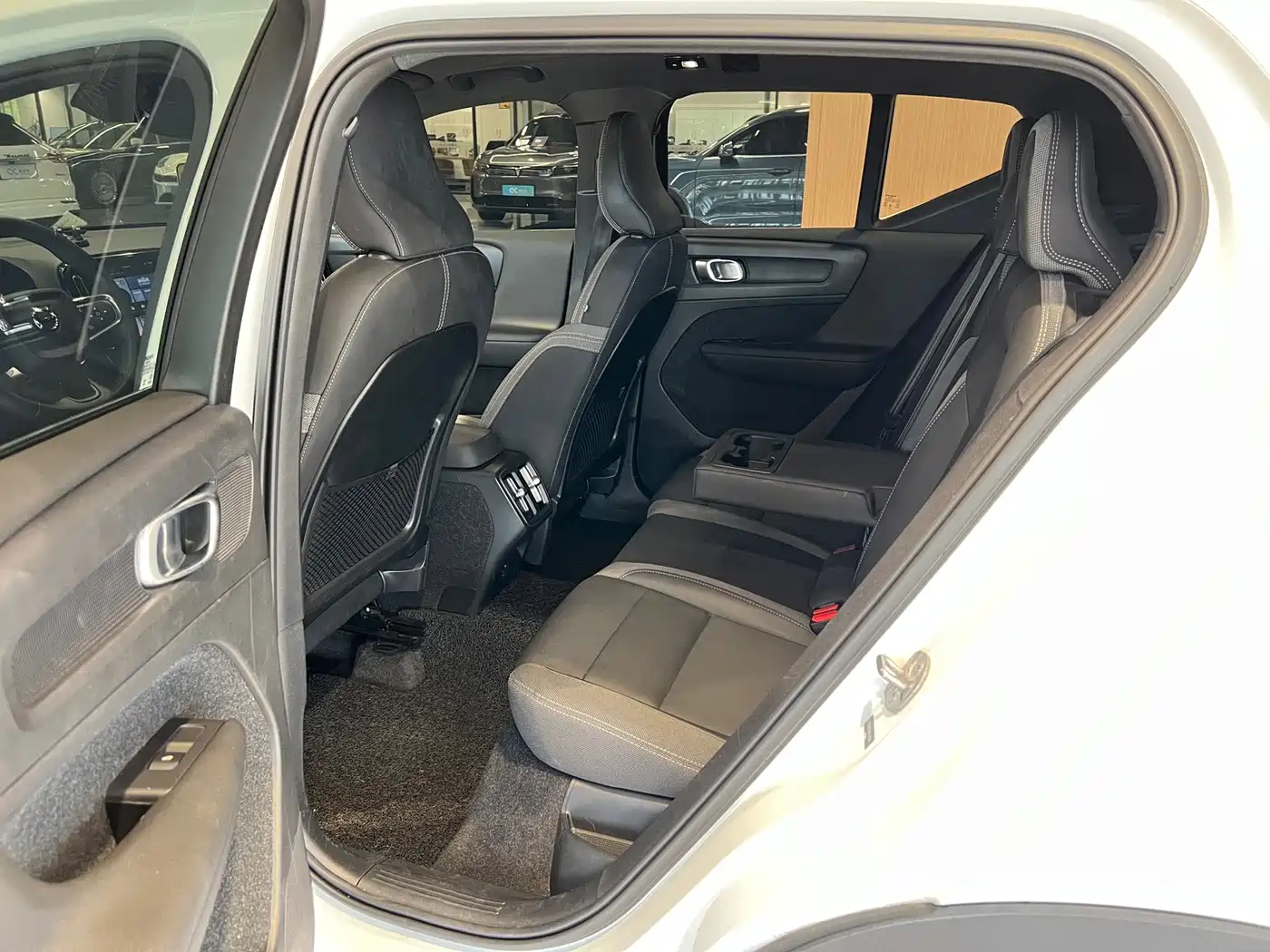 Volvo XC40 2024 2024 B3 Smart Elite Luxury Edition