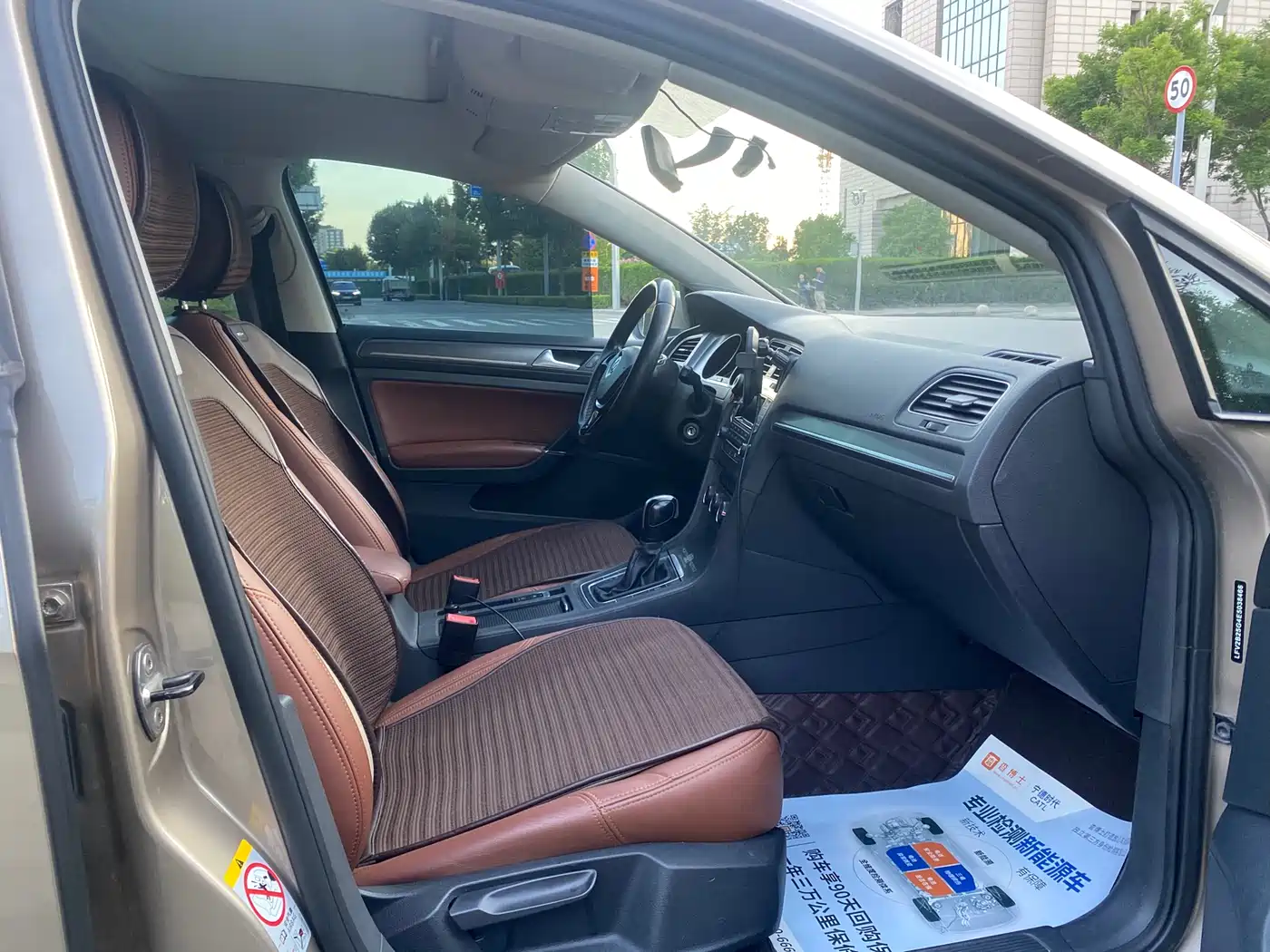 Volkswagen Golf 2014 1.6L Automatic Comfort фото 10