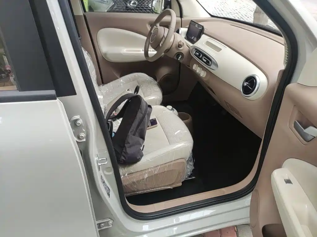 Wuling Motors Hongguang MINIEV 2026 2025 4-Door Advanced