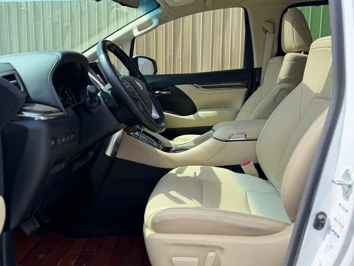 Toyota Alphard 2023 Dual Hybrid 2.5L Ultimate Gold Edition фото 4