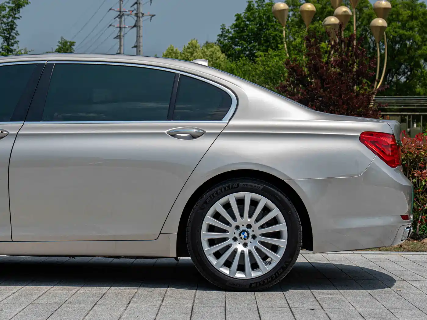 BMW 7 Series 2010 760Li фото 6