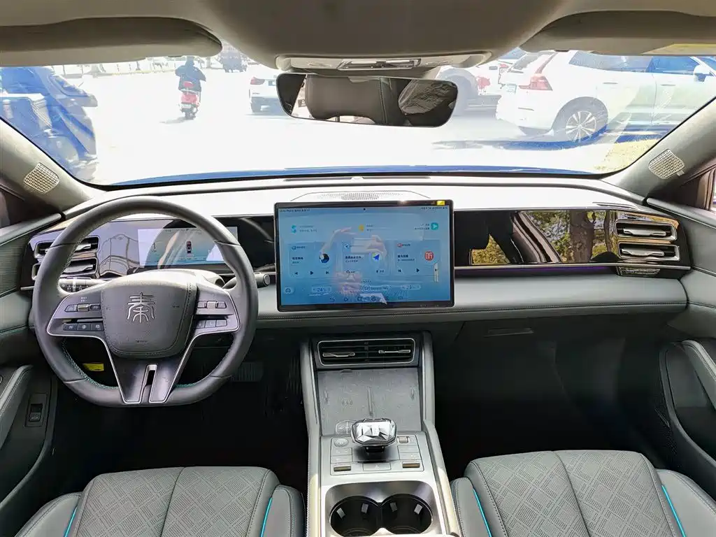 BYD Qin L 2024 DM-i 120KM Excellence Model фото 6
