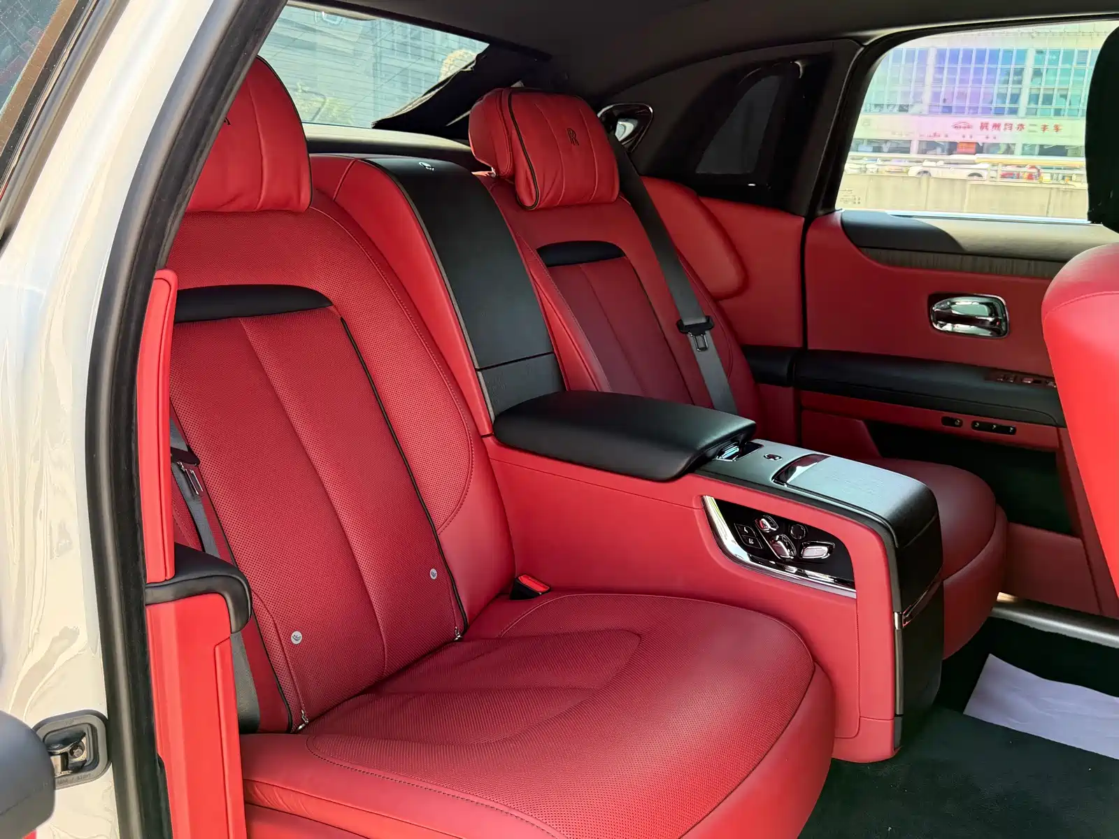 Фото 18 - Rolls-Royce Ghost