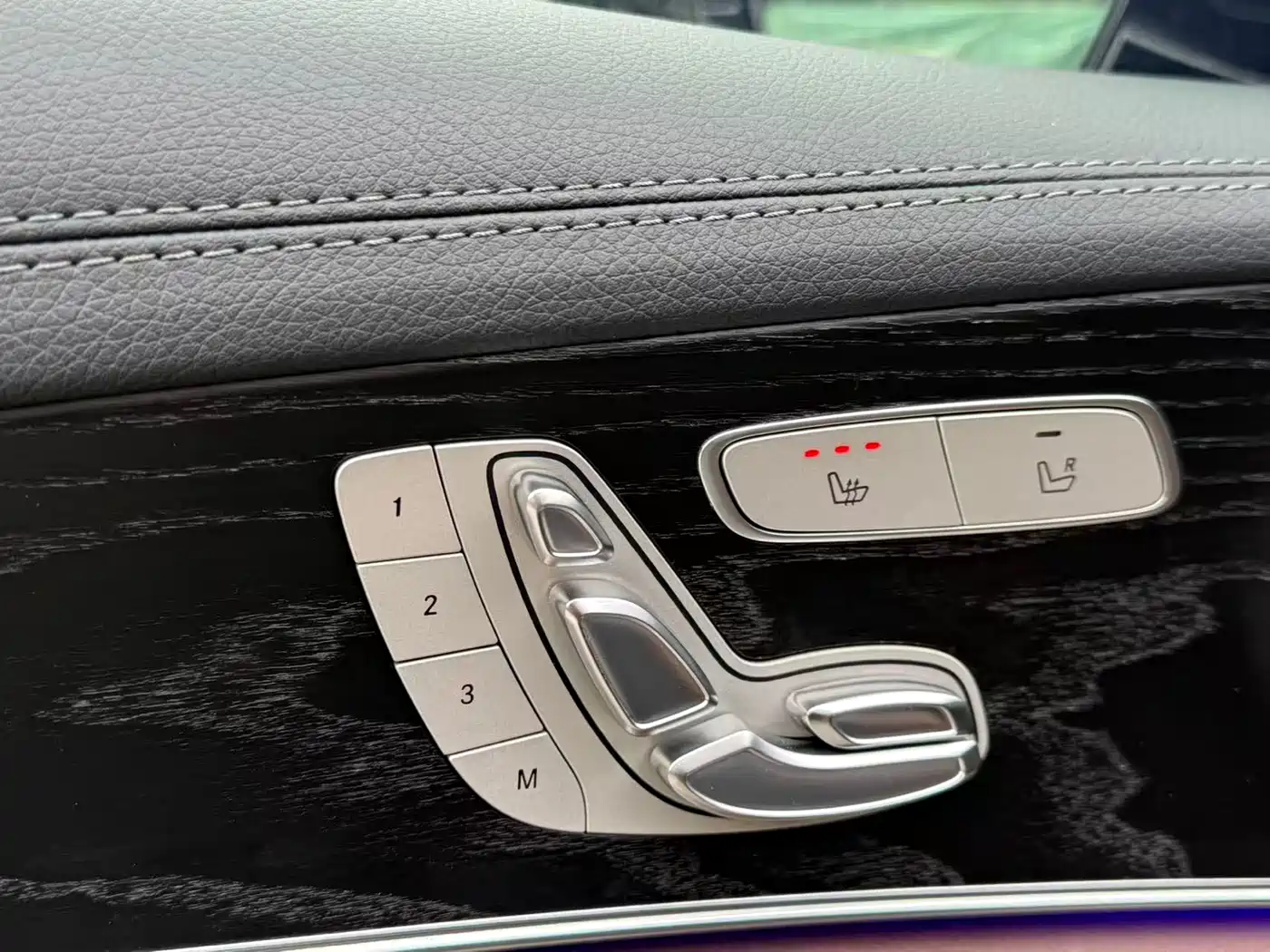 Mercedes-Benz E-Class 2017 E 300 L Luxury фото 12