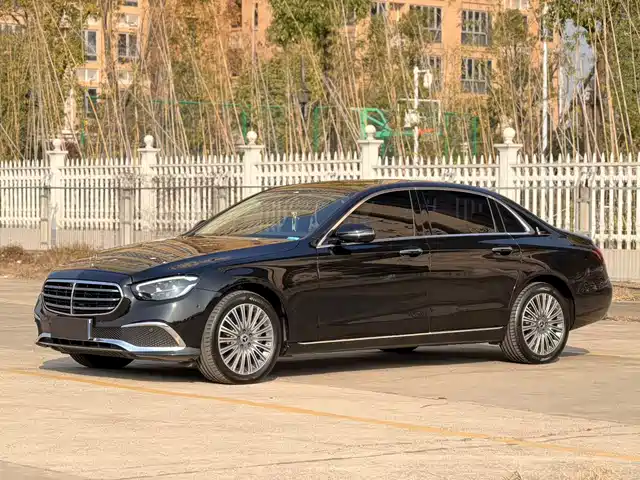 MERCEDES-BENZ E CLASS