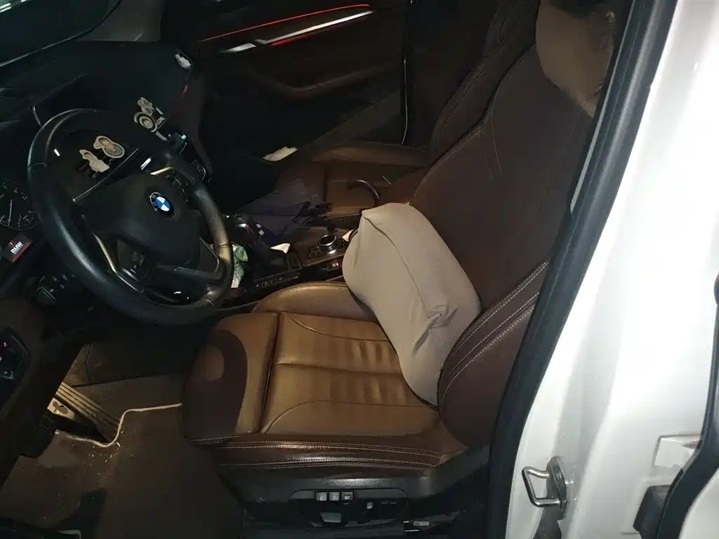 BMW X1 2016 sDrive20Li Luxury Model фото 8
