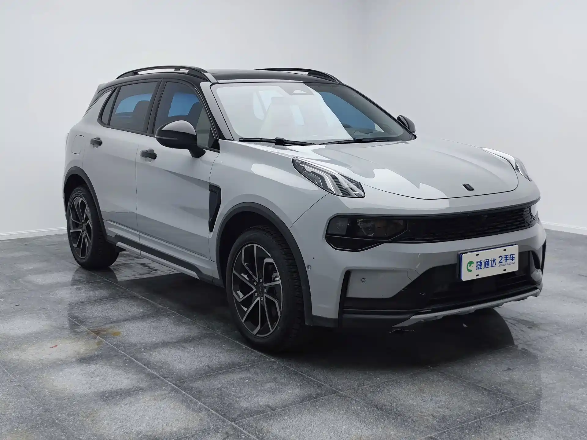Photo 5 - Lynk & Co 01