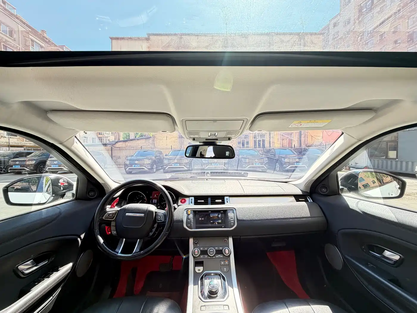Land Rover Range Rover Evoque 2017 2.0T SE Smart Shine Edition фото 5