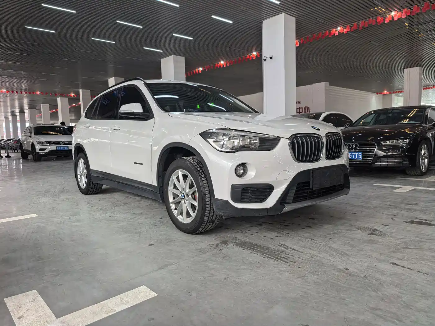 BMW X1 2016 sDrive18Li Premium Model фото 3