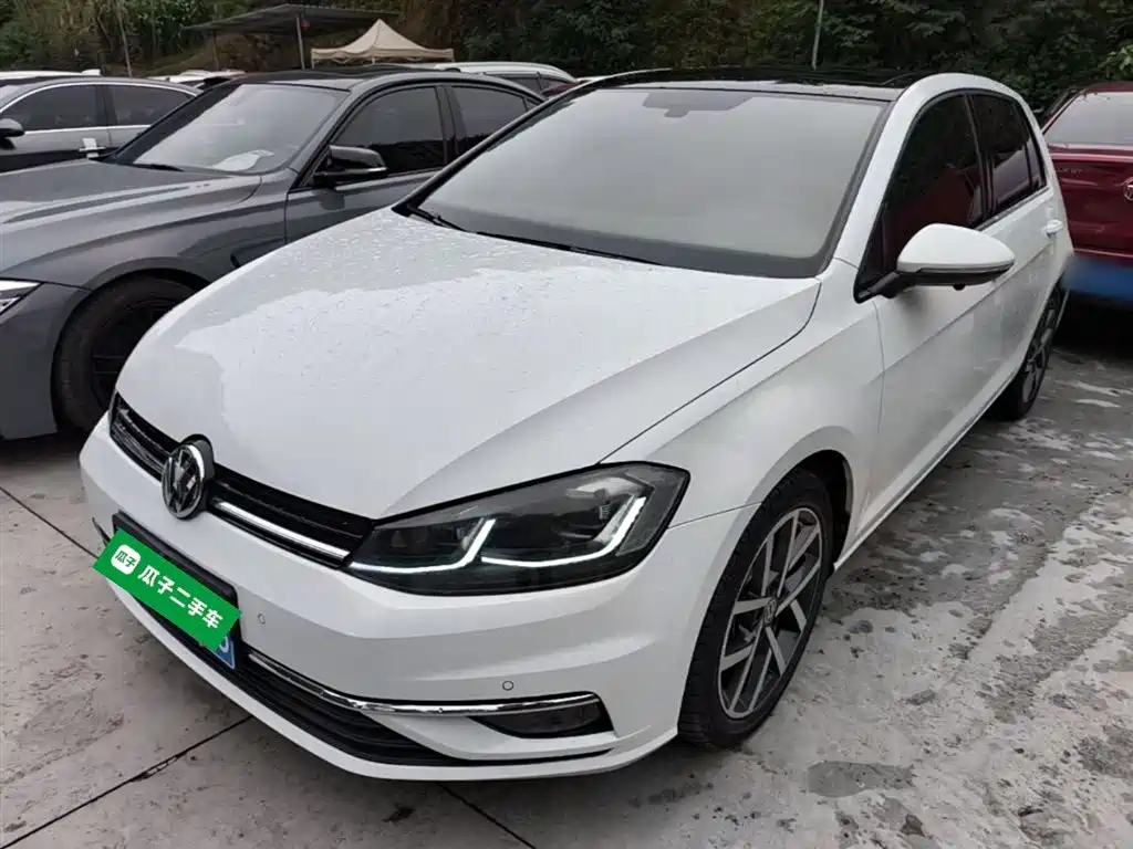 Volkswagen Golf 2020 Beloved Edition 280TSI DSG Comfort фото 2