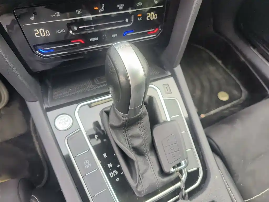 Volkswagen Magotan 2021 330TSI DSG 30th Anniversary Edition фото 7