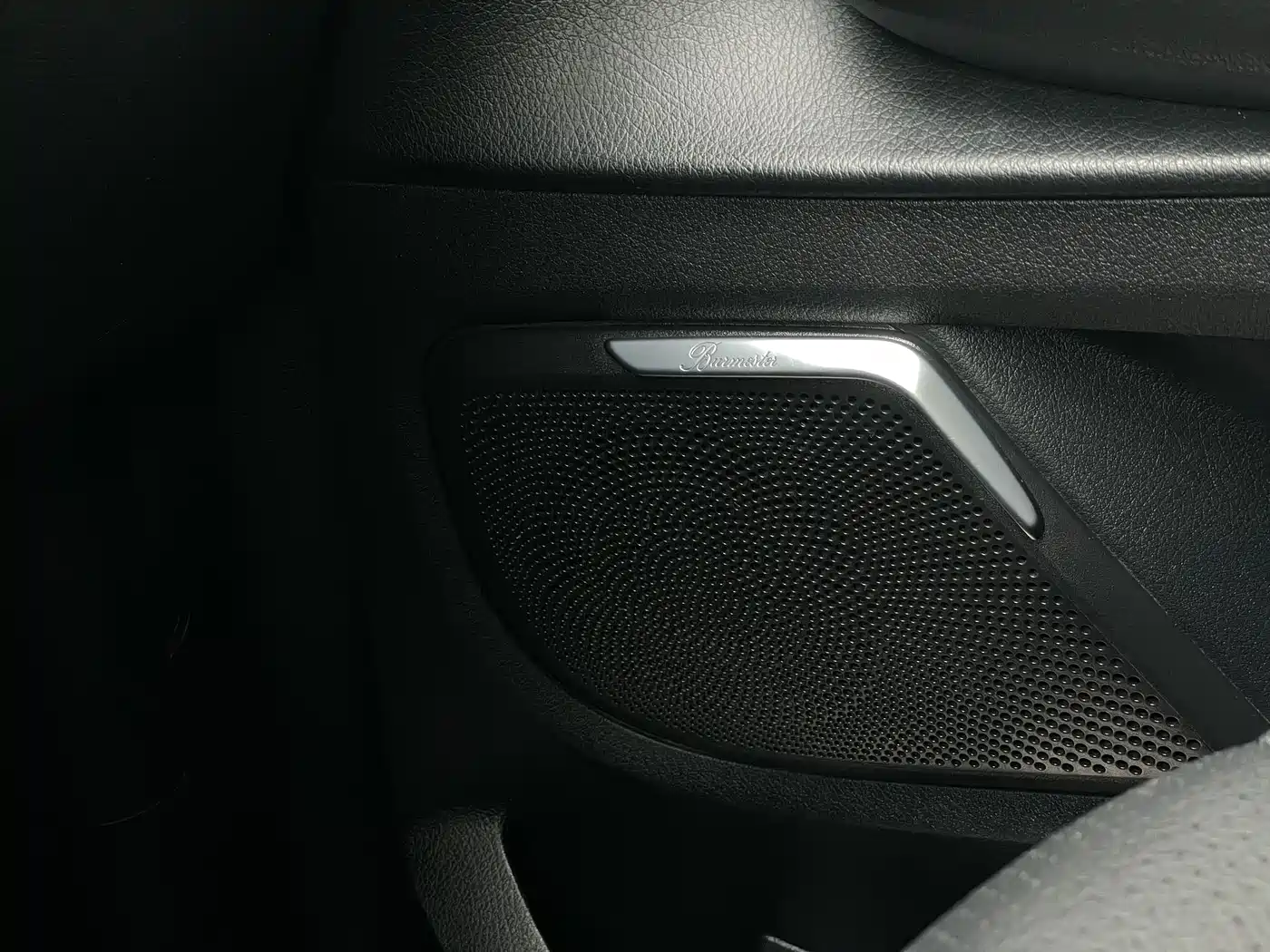 Mercedes-Benz V-Class 2020 Model V 260 L Long Wheelbase Luxury фото 18
